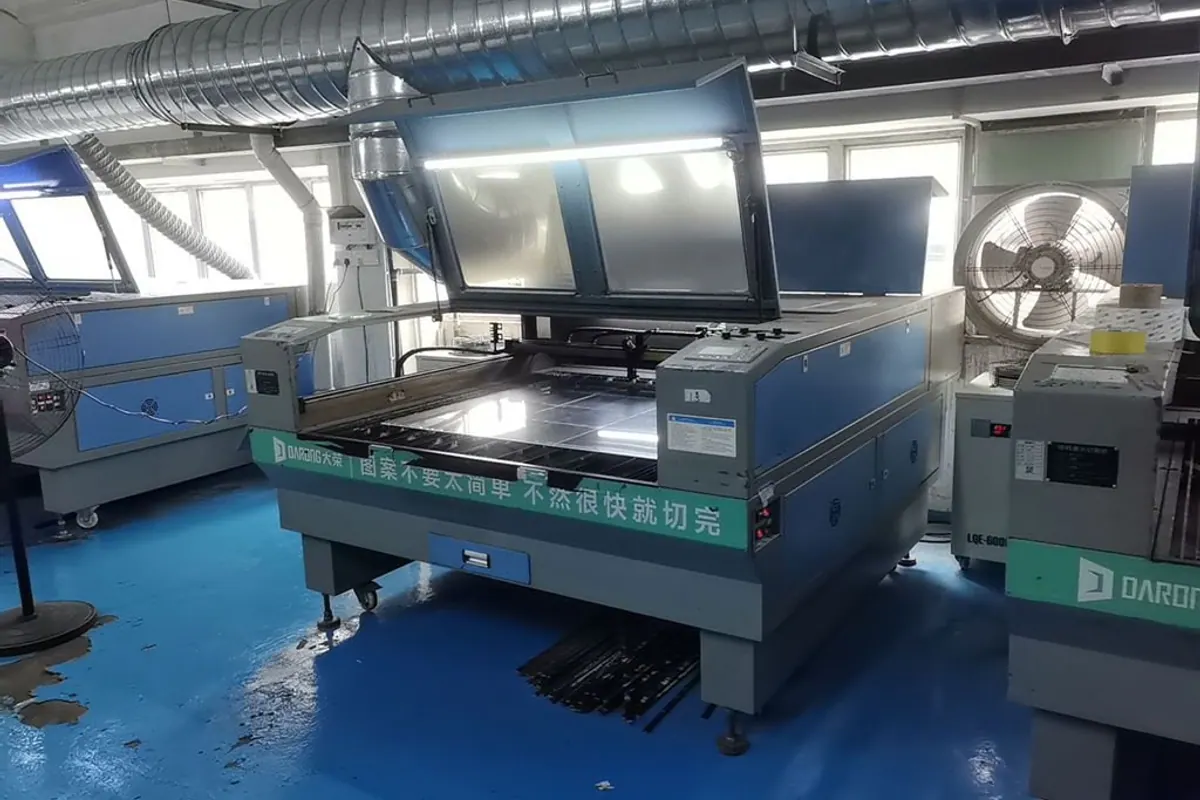 laser cutting machine for thin acrylic sheet parts